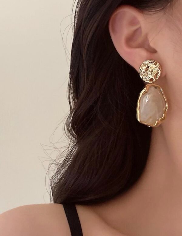 Fashionable Dangle Earrings - Image 2